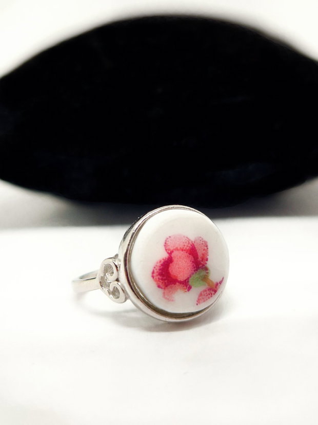 Inel "Delicate Sakura" din fragment de portelan Limoges si argint