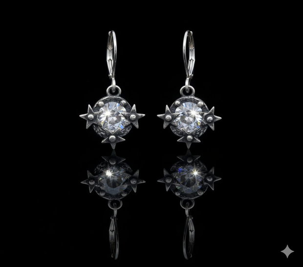 Cercei unicat din argint fin, in forma de coronita cu stelute in jurul unui cristal Svarowski transparent polifatetat