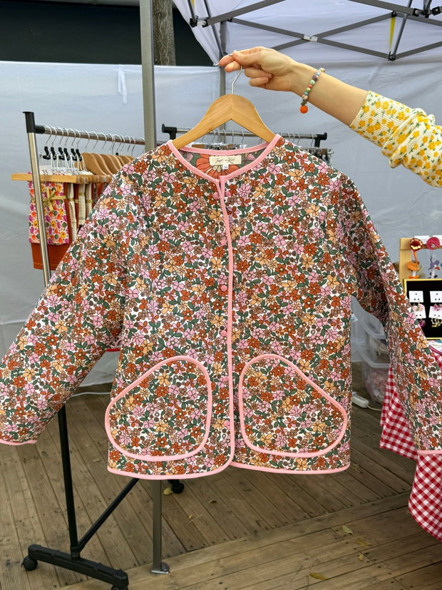 Geacă matlasată cu flori - multicolor roz - Mărimea 38