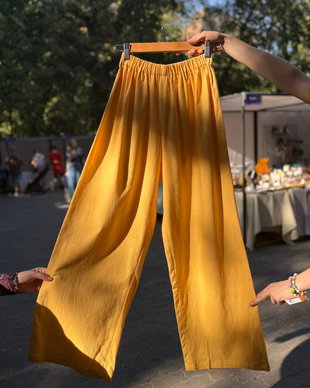 Pantaloni lungi galbeni din in cu elastic