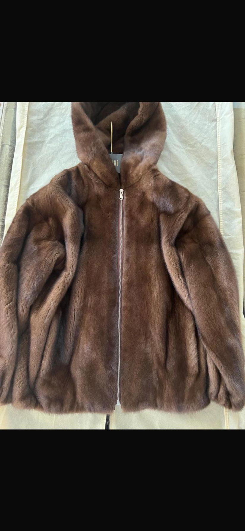 Vând blana de vizon