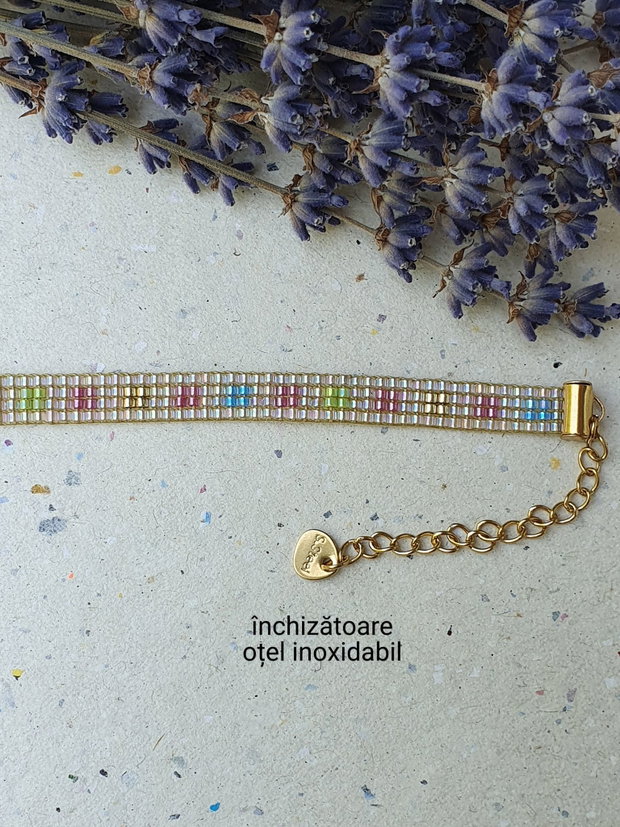 Brățară din mărgele Miyuki - pastel chic cu detalii aurii