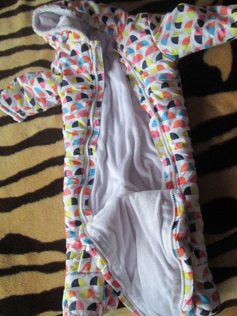 salopeta  vesela fetite 6-9 luni