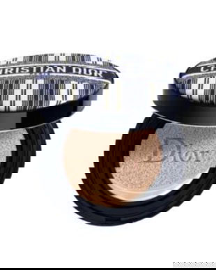 Fond de ten compact cu finisaj luminos Christian Dior Forever Skin Glow Cushion Dioriviera 1N, 14 g