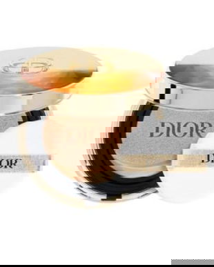 Fond de ten compact anti-&icirc;mbătr&acirc;nire Christian Dior Prestige Le Cushion Teint de Rose SPF 50, nuanța 010 Ivory, 14 g