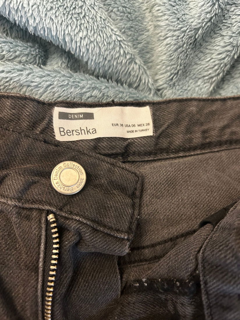 Pantaloni scurti si sutien de baie cadou