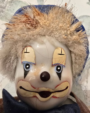 Păpușă Clovn Ceramică Vintage, Costum Albastru, Stil German Retro (Anii '80-'90)