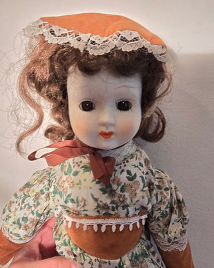 Domnișoara Elise: Păpușă Porțelan 35cm, Rochie Victoriană Florală, Cizme Înalte (Colecție Vintage)