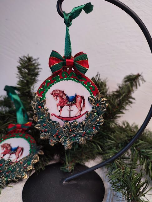 Ornament Crăciun handmade cu căluț balansoar decor nostalgic și elegant
