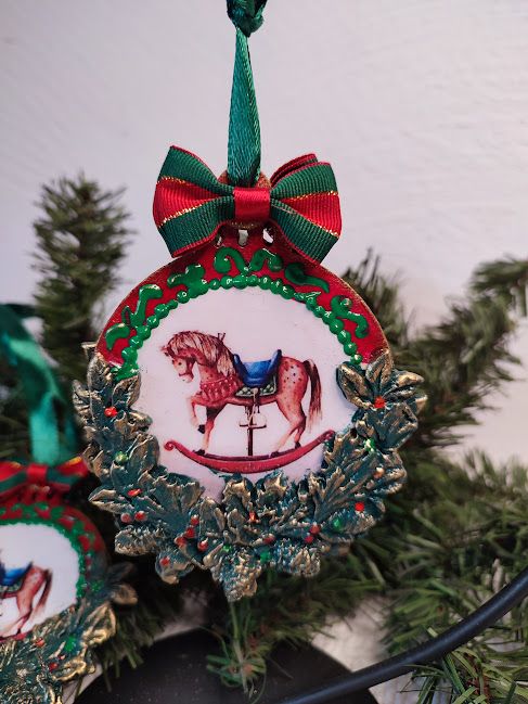 Ornament Crăciun handmade cu căluț balansoar decor nostalgic și elegant