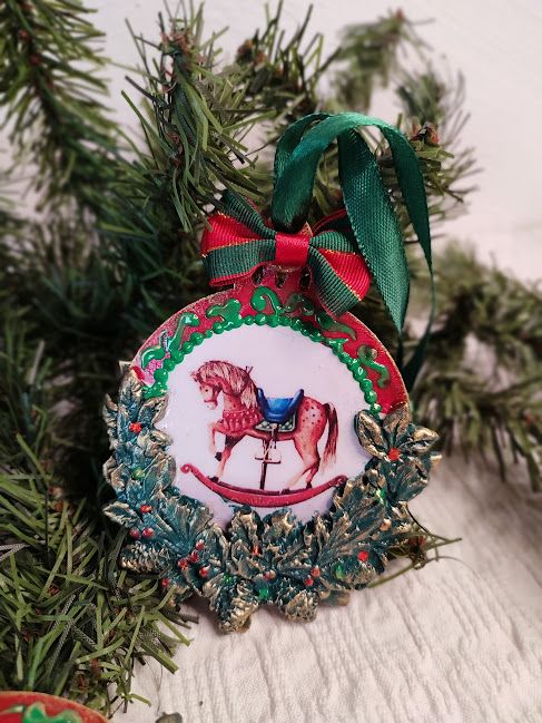 Ornament Crăciun handmade cu căluț balansoar decor nostalgic și elegant