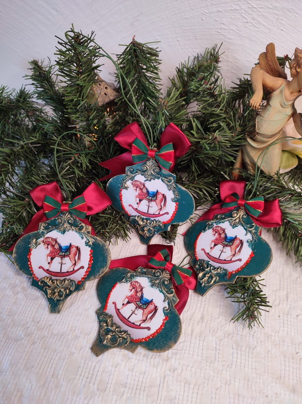 Set de ornamente handmade Crăciun căluț balansoar vintage, ecou al copilăriei