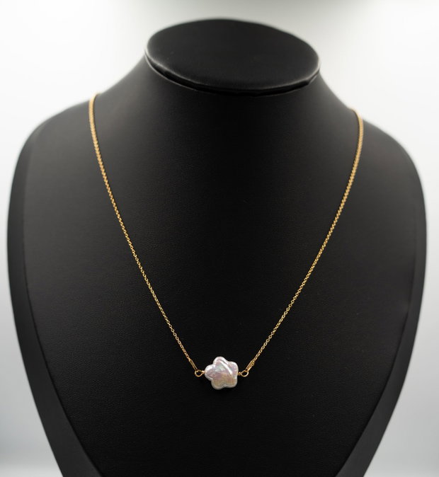 Lantisor cu perla Floare