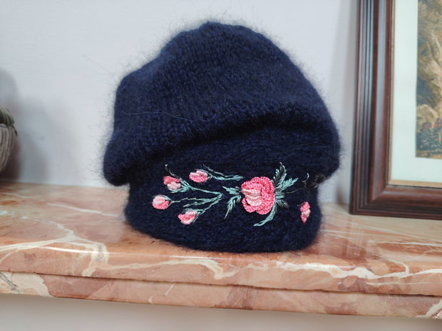 Căciulă handmade bleumaren