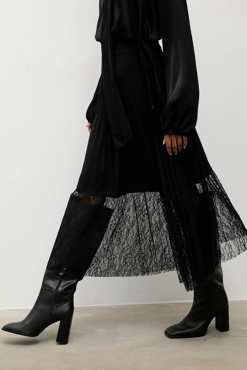 Answear.LAB fusta culoarea negru, midi, evazati