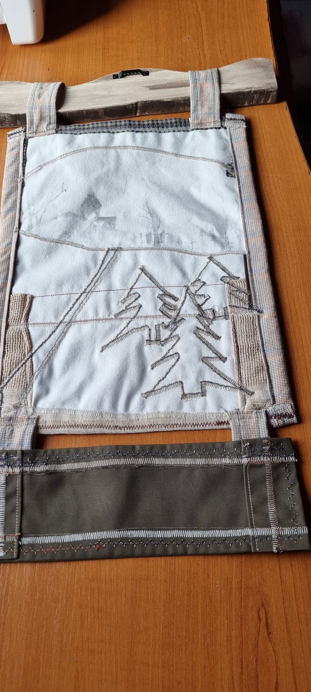 Decorațiune textilă de perete, A4