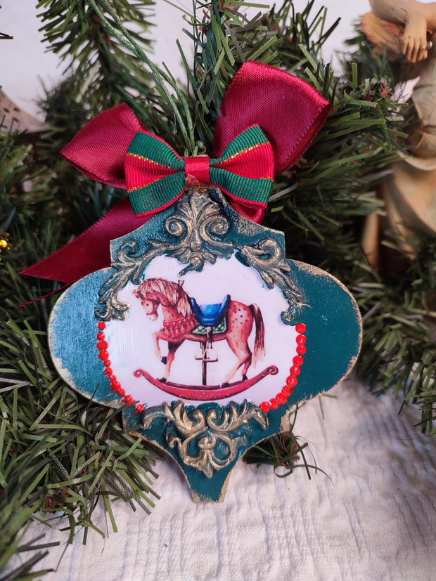 Ornament handmade Crăciun  căluț balansoar vintage, ecou al copilăriei