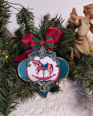 Ornament handmade Crăciun  căluț balansoar vintage, ecou al copilăriei