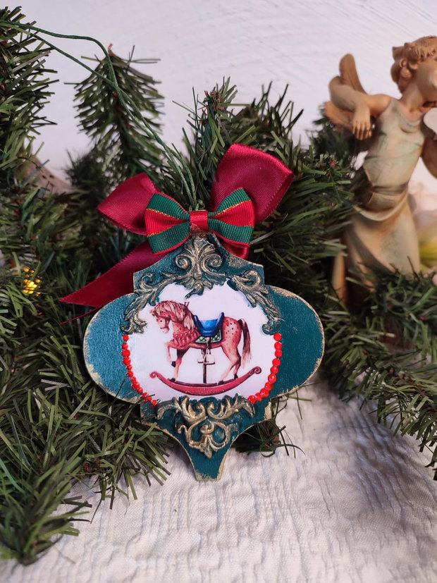 Ornament handmade Crăciun  căluț balansoar vintage, ecou al copilăriei