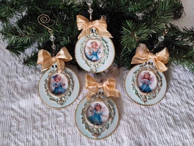 Set de 4 decoratiuni handmade Îngeri vintage în albastru și aur eleganță cerească pentru bradul tău