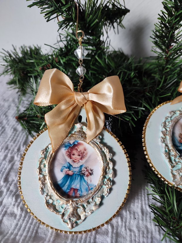 Set de 4 decoratiuni handmade Îngeri vintage în albastru și aur eleganță cerească pentru bradul tău