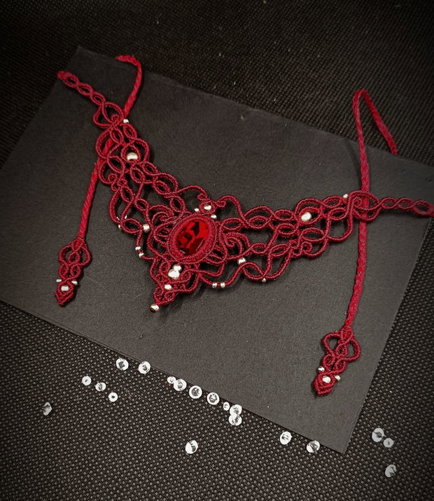 Colier Godess Micromacrame Swarovski Roșu Burgundy
