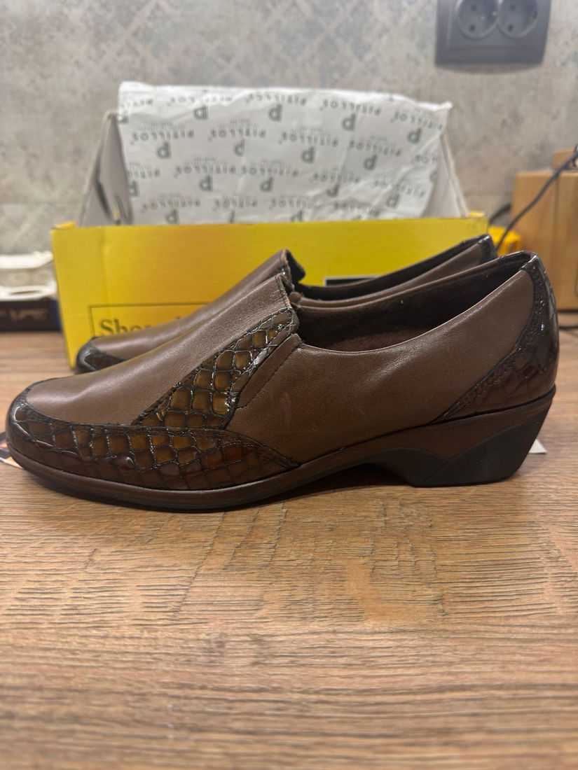 PANTOFI PITILLOS NOI ,SPANIA ,PIELE NATURALA SI PIELE PRINT CROCO MARIME 37