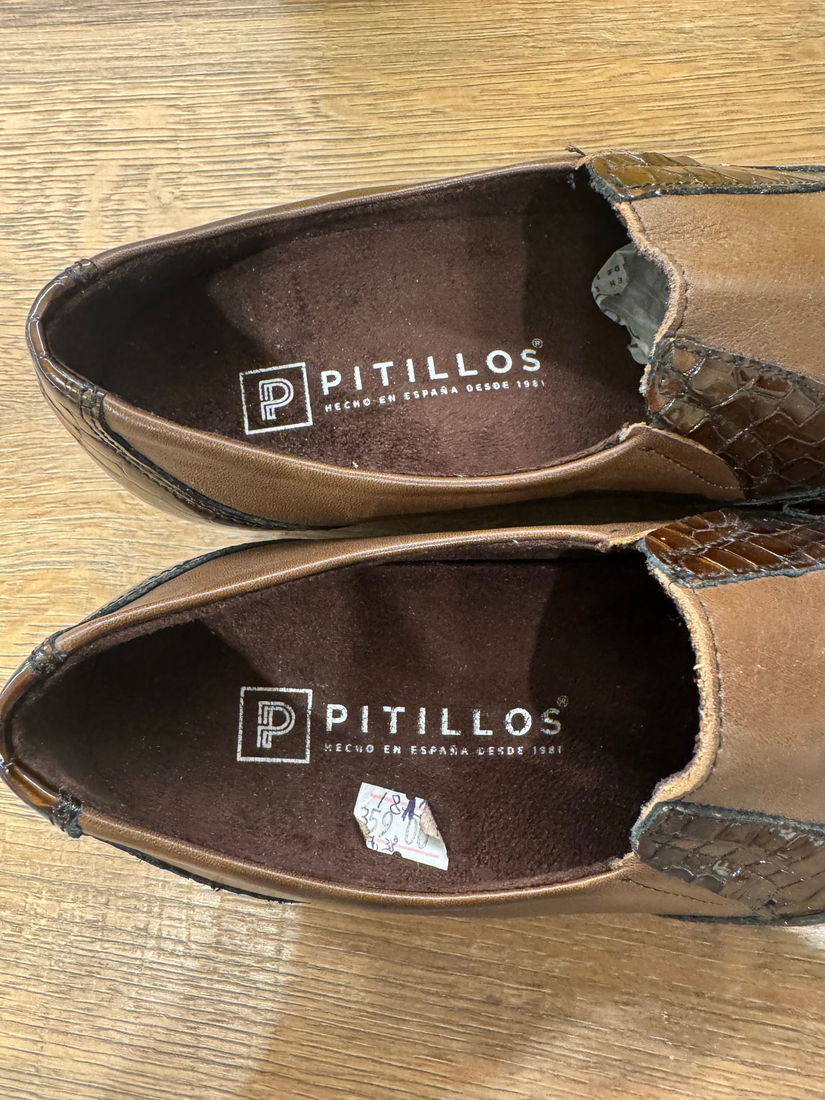 PANTOFI PITILLOS NOI ,SPANIA ,PIELE NATURALA SI PIELE PRINT CROCO MARIME 37