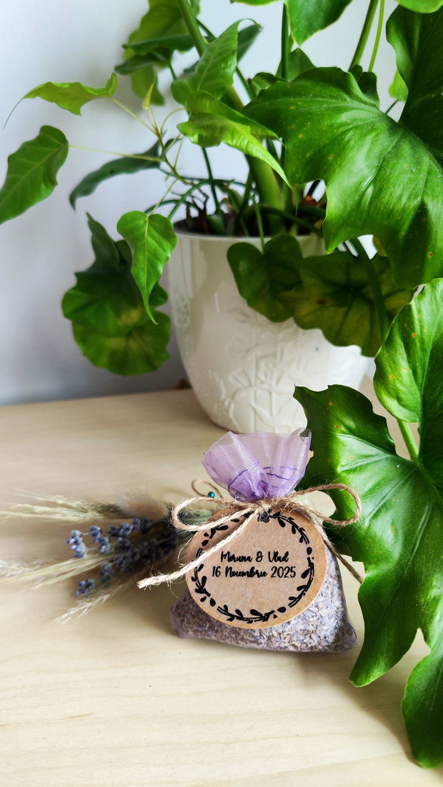 Marturii nunta/botez săculeți din organza si flori de lavanda Lila/Albi