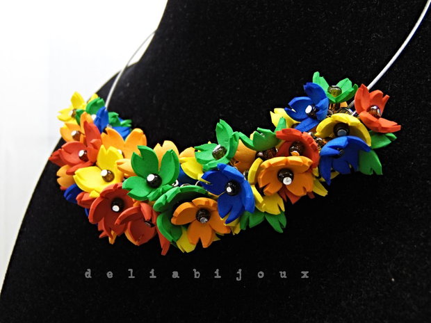 Colier handmade statement cu flori multicolore (cod1344)