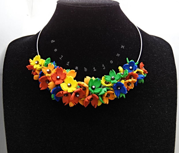 Colier handmade statement cu flori multicolore (cod1344)