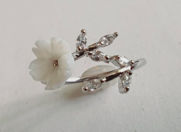 Sidef - Floare alba