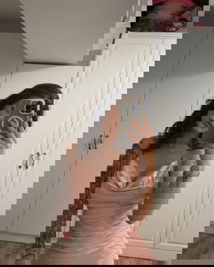 rochie mulată cu spatele gol