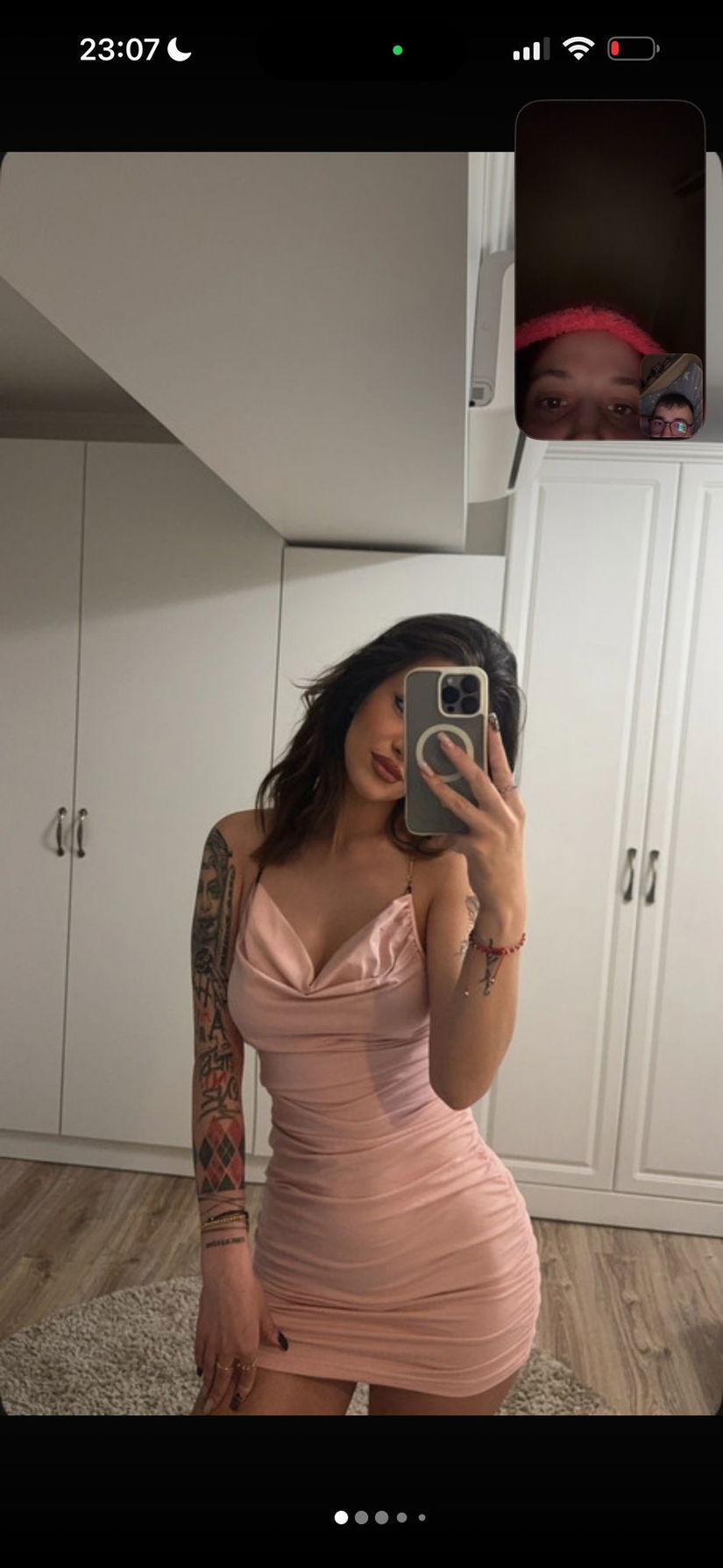 rochie mulată cu spatele gol