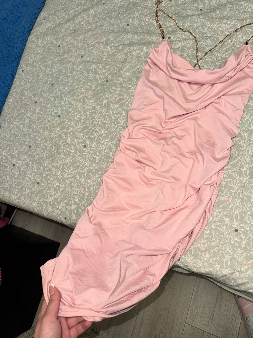 rochie mulată cu spatele gol