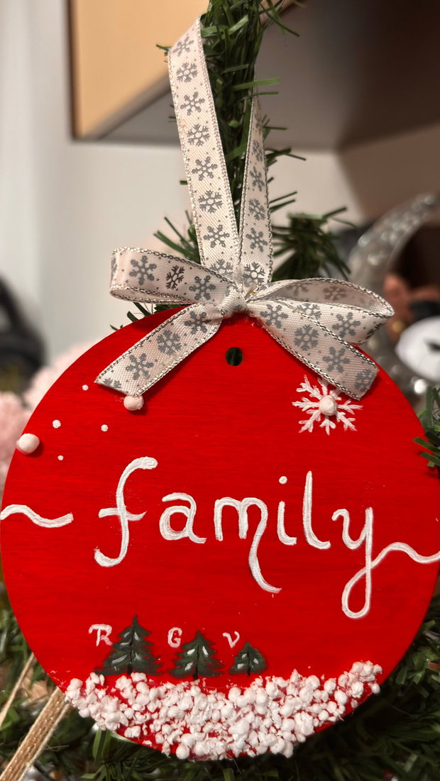 Ornament / glob / cadou Craciun familie personalizat