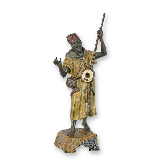 Muzicant arab cu banjo-statueta vieneza din bronz