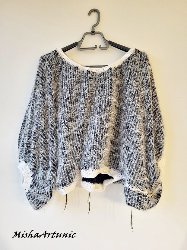 Bluza pufoasa cu maci rosii impasliti