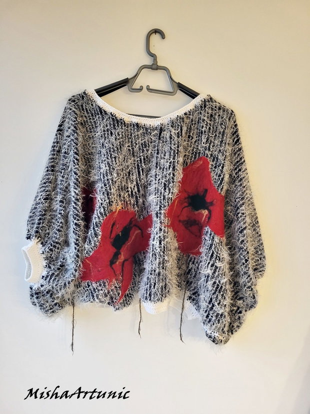 Bluza pufoasa cu maci rosii impasliti