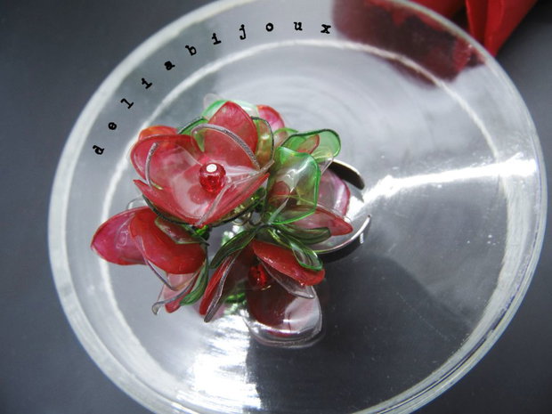 Inel unicat - PET-uri (plastic) reciclate - flori (cod1084)