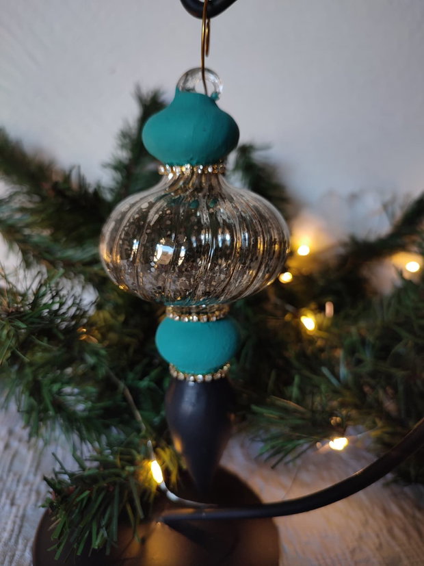 Glob decorativ din sticlă handmade ornament elegant pentru brad de Crăciun vintage