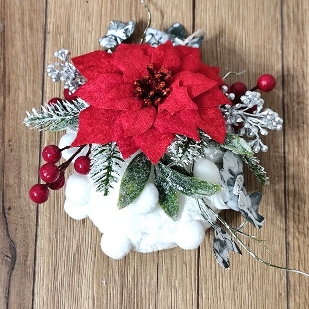 Decoratiune alb rosu cu blanita si floarea craciunului, 4545