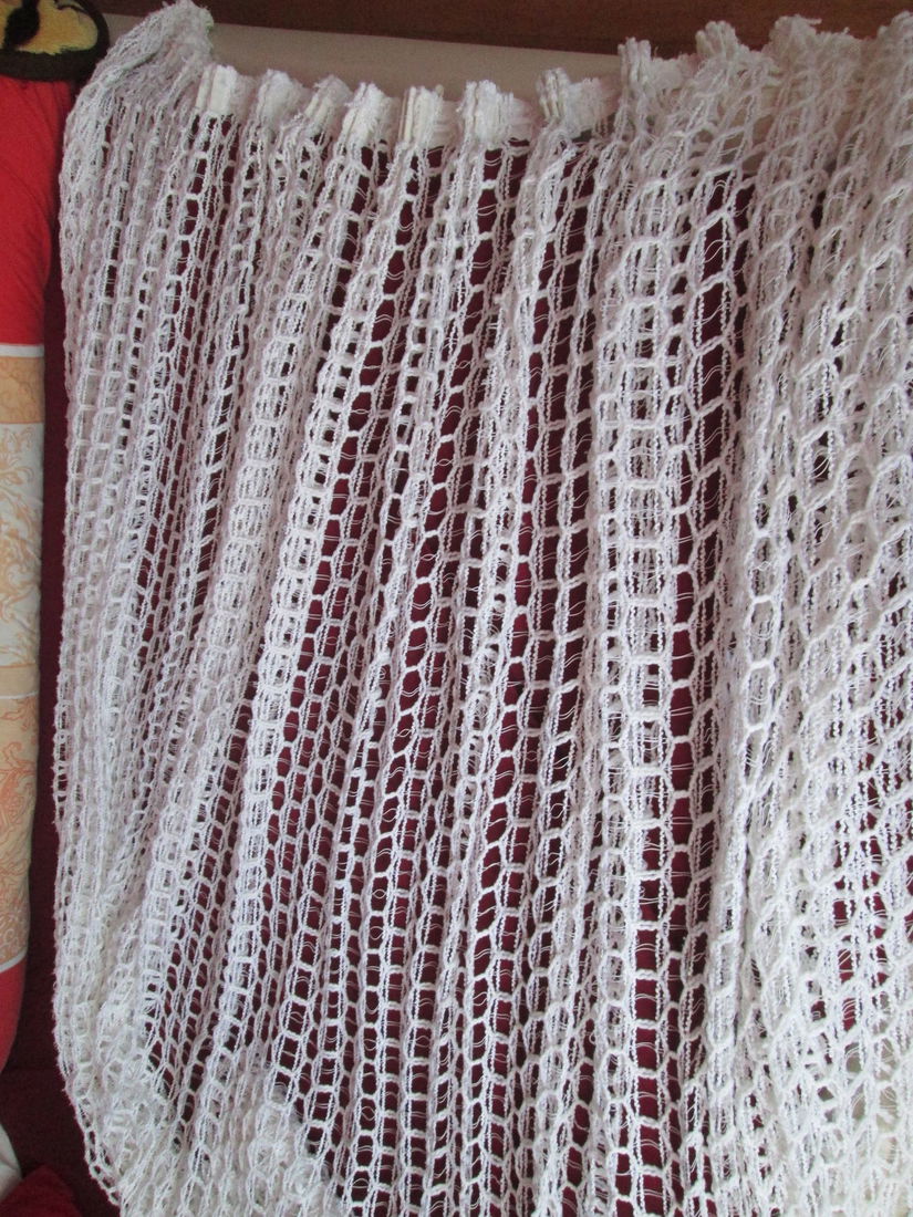 perdea alba deosebita