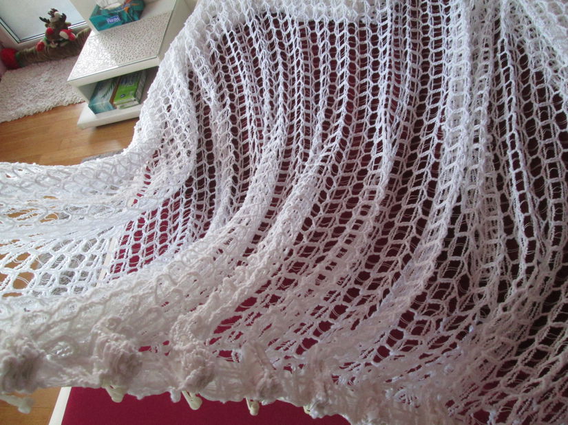 perdea alba deosebita