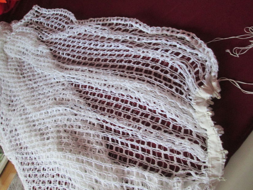 perdea alba deosebita