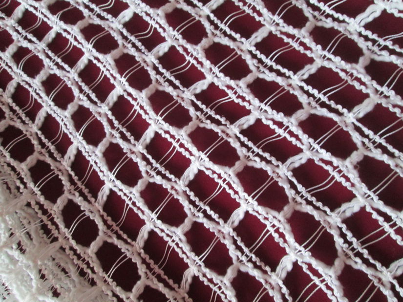 perdea alba deosebita