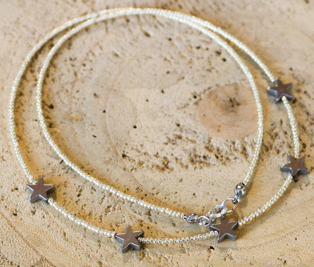 Colier handmade din margele myuki si stelute din hematit argintiu