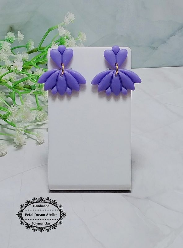 Cercei minimaliști cu tijă