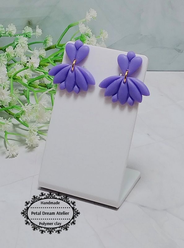 Cercei minimaliști cu tijă