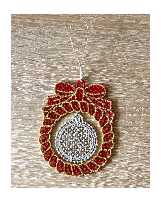 Set Decoratiuni Coronita cu Fulg Nea si Globulet